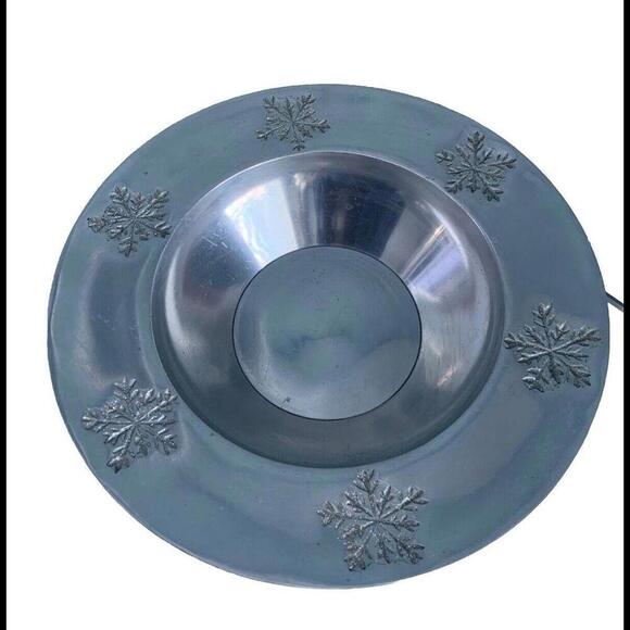 2007 Target Silver Noel Serving Bowl Holiday 07 12.5” Wide Snowflakes Winter - Picture 1 of 11